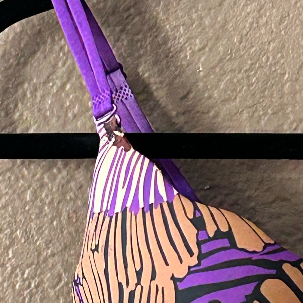 Very Sexy purple push up bra by Victoria’s Secret - Picture 3 of 7